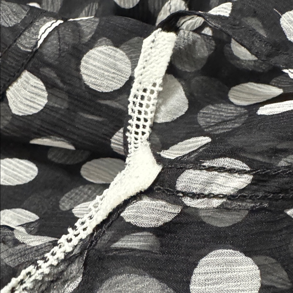 Elizabeth and James 100% Silk Black and White Polka Dot Button Front Blouse Top - Picture 14 of 15